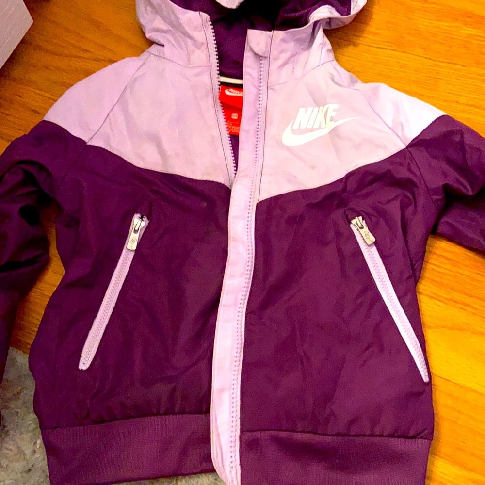 Girls Nike windrunner/ rain jacket